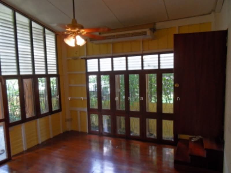 Old Wood Style house 3 bedroom with shady tree around BTS Ari, Bangkok, Phaholyothin, Samsen Nai, Phaya Thai, Bangkok, 3 Bedrooms, 200 sqm, Single Detached House For Rent, by ปรีชา จิตต์สมนึก, 500229842 - DDproperty.com