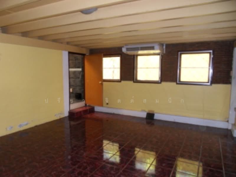 Old Wood Style house 3 bedroom with shady tree around BTS Ari, Bangkok, Phaholyothin, Samsen Nai, Phaya Thai, Bangkok, 3 Bedrooms, 200 sqm, Single Detached House For Rent, by ปรีชา จิตต์สมนึก, 500229842 - DDproperty.com