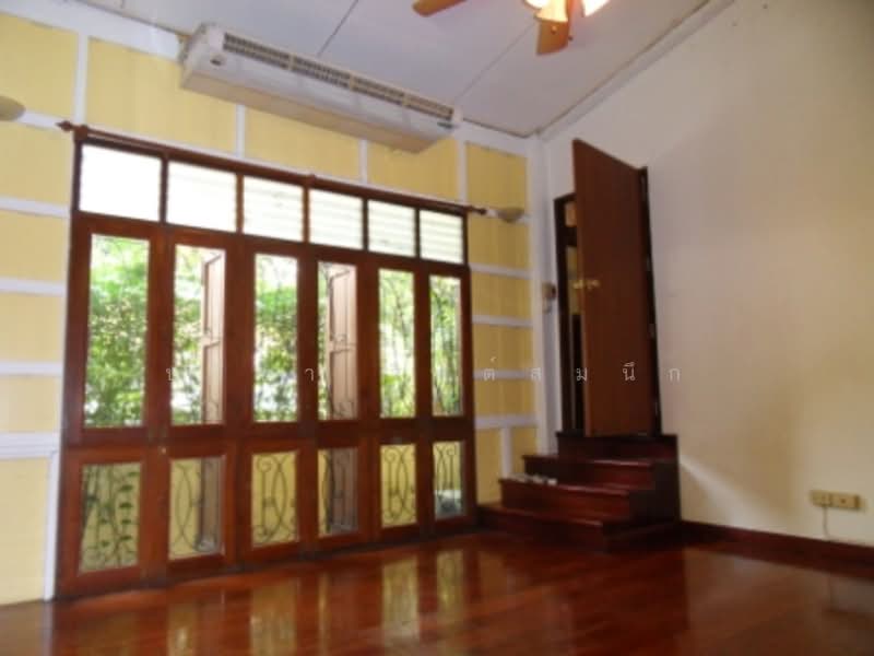 Old Wood Style house 3 bedroom with shady tree around BTS Ari, Bangkok, Phaholyothin, Samsen Nai, Phaya Thai, Bangkok, 3 Bedrooms, 200 sqm, Single Detached House For Rent, by ปรีชา จิตต์สมนึก, 500229842 - DDproperty.com