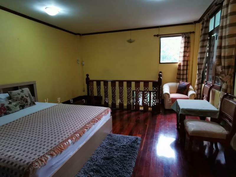 Old Wood Style house 3 bedroom with shady tree around BTS Ari, Bangkok, Phaholyothin, Samsen Nai, Phaya Thai, Bangkok, 3 Bedrooms, 200 sqm, Single Detached House For Rent, by ปรีชา จิตต์สมนึก, 500229842 - DDproperty.com