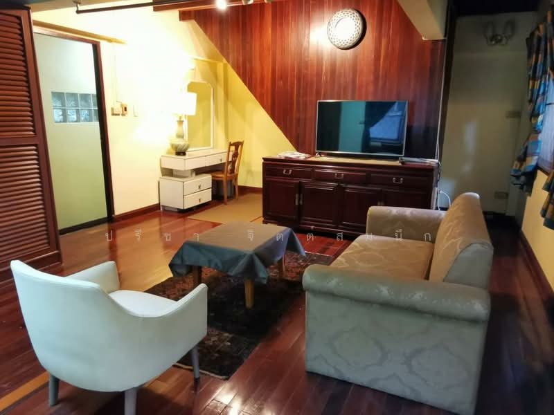 บ้านเก่า 3 ห้องนอนสำหรับพักอาศัยย่านอารีย์, กรุงเทพ, Phaholyothin, สามเสนใน, พญาไท, กรุงเทพ, 200 ตร.ม., บ้านเดี่ยว ให้เช่า, โดย ปรีชา จิตต์สมนึก, 500229842 - DDproperty.com