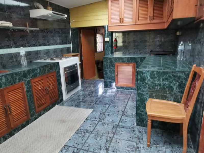 บ้านเก่า 3 ห้องนอนสำหรับพักอาศัยย่านอารีย์, กรุงเทพ, Phaholyothin, สามเสนใน, พญาไท, กรุงเทพ, 200 ตร.ม., บ้านเดี่ยว ให้เช่า, โดย ปรีชา จิตต์สมนึก, 500229842 - DDproperty.com