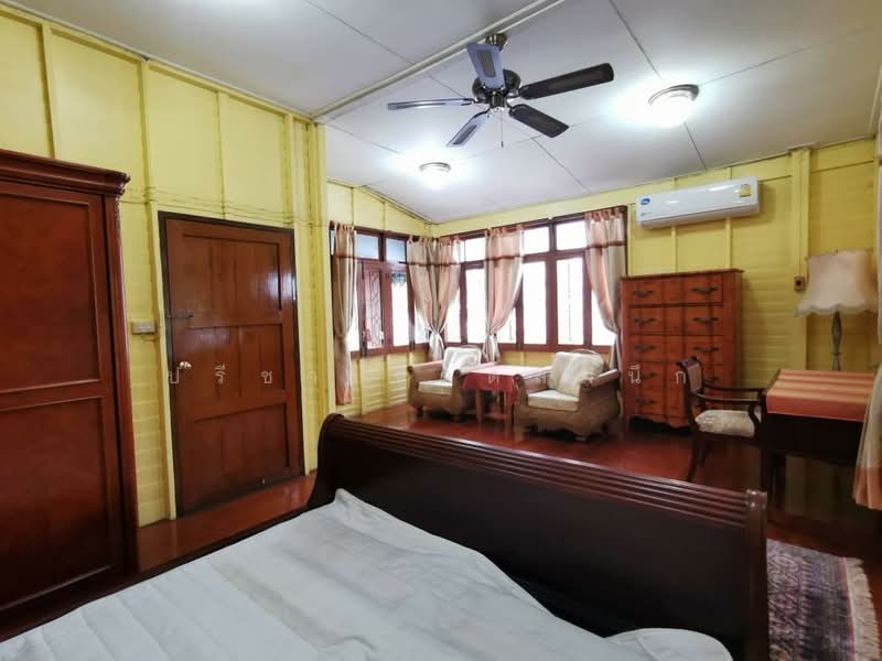 บ้านเก่า 3 ห้องนอนสำหรับพักอาศัยย่านอารีย์, กรุงเทพ, Phaholyothin, สามเสนใน, พญาไท, กรุงเทพ, 200 ตร.ม., บ้านเดี่ยว ให้เช่า, โดย ปรีชา จิตต์สมนึก, 500229842 - DDproperty.com
