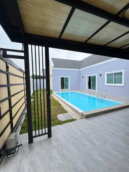 For Sale - 4-BR Villa, Chon Buri (Pattaya)