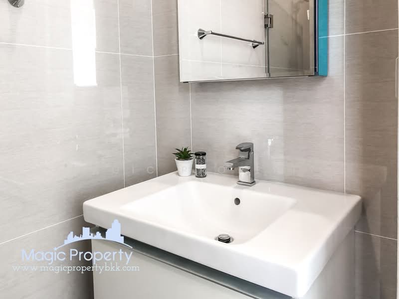 Park Origin Phrom Phong (Park 24), Bangkok, 68 Soi Sukhumvit 24, Khong Tan, Khlong Toei, Bangkok, 1 Bedroom, 30 sqm, Condo For Rent, by Magic Property, 500229919 - DDproperty.com