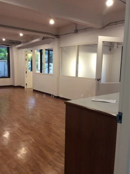 ให้เช่าทาวน์เฮ้าส์ 2ชั้น รีโนเวทใหม่ ถนนสุขุมวิท เอกมัย22, Bangkok, Khlong Tan Nua, Watthana, Bangkok, 4 Bedrooms, 300 sqm, Townhouse For Rent, by Narong Chutianankasem, 500229930 - DDproperty.com