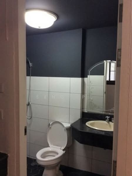 ให้เช่าทาวน์เฮ้าส์ 2ชั้น รีโนเวทใหม่ ถนนสุขุมวิท เอกมัย22, Bangkok, Khlong Tan Nua, Watthana, Bangkok, 4 Bedrooms, 300 sqm, Townhouse For Rent, by Narong Chutianankasem, 500229930 - DDproperty.com