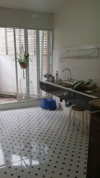 ให้เช่าทาวน์เฮ้าส์ 2ชั้น รีโนเวทใหม่ ถนนสุขุมวิท เอกมัย22, Bangkok, Khlong Tan Nua, Watthana, Bangkok, 4 Bedrooms, 300 sqm, Townhouse For Rent, by Narong Chutianankasem, 500229930 - DDproperty.com