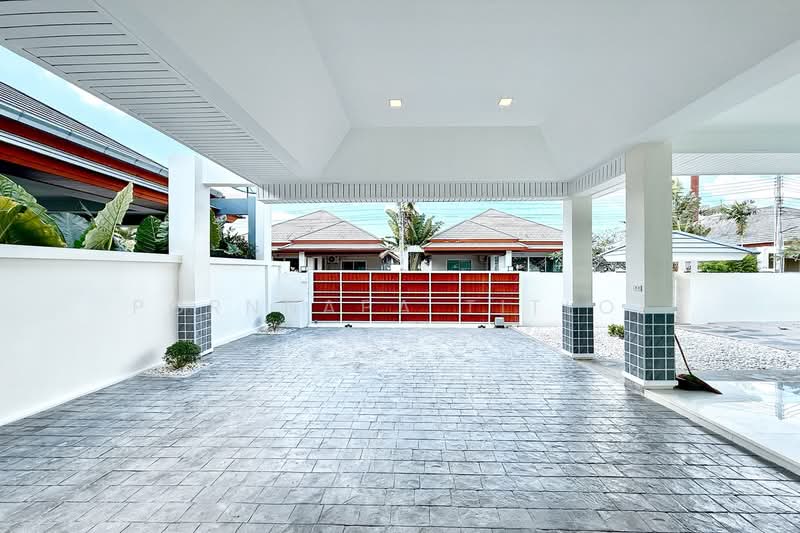 Baan Piam Mongkhon, Chon Buri (Pattaya), Huai Yai, Bang Lamung (Pattaya), Chon Buri (Pattaya), 3 Bedrooms, 250 sqm, Villa For Sale, by Pornnapa Titloi, 500229977 - DDproperty.com