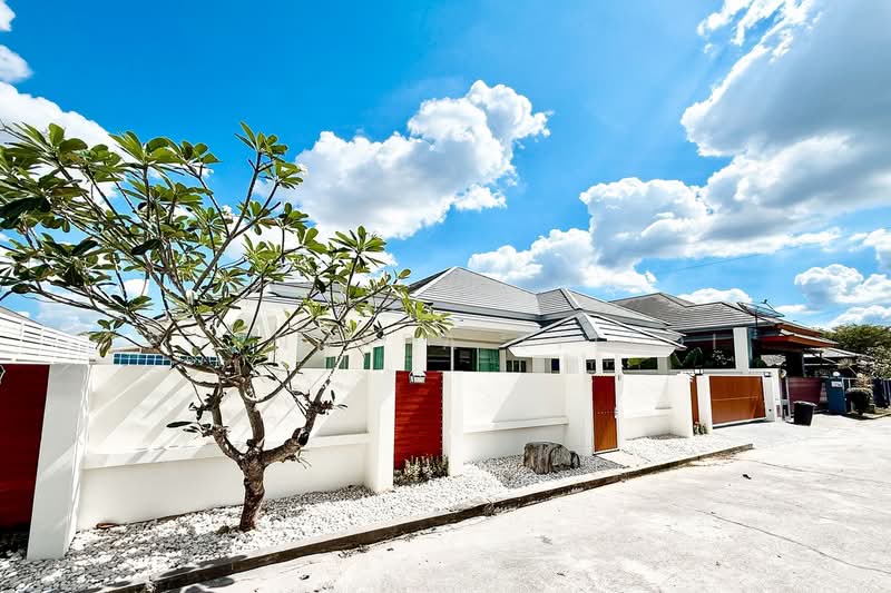 Baan Piam Mongkhon, Chon Buri (Pattaya), Huai Yai, Bang Lamung (Pattaya), Chon Buri (Pattaya), 3 Bedrooms, 250 sqm, Villa For Sale, by Pornnapa Titloi, 500229977 - DDproperty.com