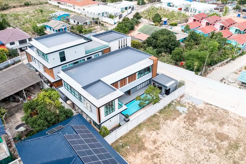 Luxury 5-Bedroom Villa near Mabprachan Lake, Pattaya, Chon Buri (Pattaya), Poong, Bang Lamung (Pattaya), Chon Buri (Pattaya), 5 Bedrooms, 850 sqm, Villa For Sale, by Pornnapa Titloi, 500230001 - DDproperty.com