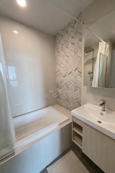 Oka Haus Sukhumvit 36, Bangkok, 3399 Rama 4 Road, Khong Tan, Khlong Toei, Bangkok, 1 Bedroom, 35 sqm, Condo For Sale, by Somrad Phoopruksachart, 500230029 - DDproperty.com