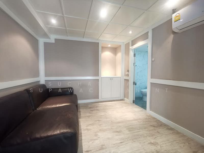 Royal Castle Sukhumvit, Bangkok, 30 Soi Sukhumvit 39, Khlongtoei Nua, Watthana, Bangkok, 3 Bedrooms, 224 sqm, Condo For Rent, by Suchatchaya Supawachiranant, 500230030 - DDproperty.com