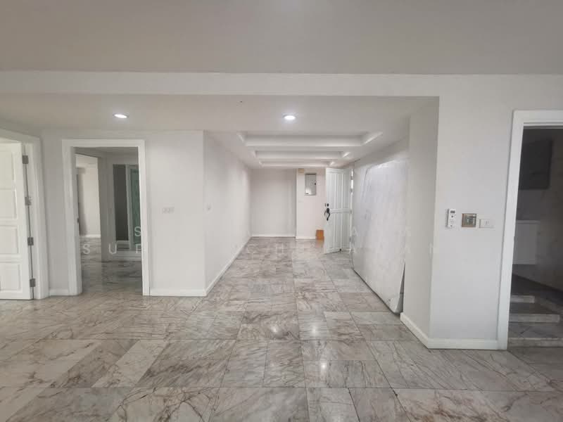 Royal Castle Sukhumvit, Bangkok, 30 Soi Sukhumvit 39, Khlongtoei Nua, Watthana, Bangkok, 3 Bedrooms, 224 sqm, Condo For Rent, by Suchatchaya Supawachiranant, 500230030 - DDproperty.com