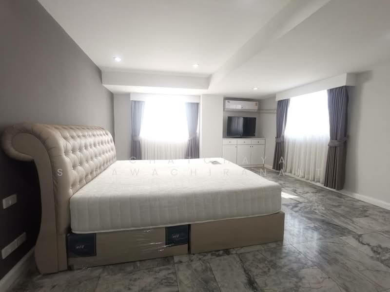 Royal Castle Sukhumvit, Bangkok, 30 Soi Sukhumvit 39, Khlongtoei Nua, Watthana, Bangkok, 3 Bedrooms, 224 sqm, Condo For Rent, by Suchatchaya Supawachiranant, 500230030 - DDproperty.com