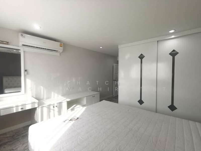 Royal Castle Sukhumvit, Bangkok, 30 Soi Sukhumvit 39, Khlongtoei Nua, Watthana, Bangkok, 3 Bedrooms, 224 sqm, Condo For Rent, by Suchatchaya Supawachiranant, 500230030 - DDproperty.com