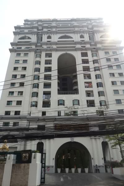 Royal Castle Sukhumvit, Bangkok, 30 Soi Sukhumvit 39, Khlongtoei Nua, Watthana, Bangkok, 3 Bedrooms, 173 sqm, Condo For Rent, by Suchatchaya Supawachiranant, 500230033 - DDproperty.com