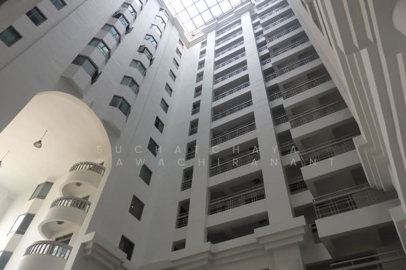 Royal Castle Sukhumvit : รอยัล คาสเซอร์ สุขุมวิท, กรุงเทพ, 30 ซอยสุขุมวิท 39, คลองเตยเหนือ, วัฒนา, กรุงเทพ, 173 ตร.ม., คอนโด ให้เช่า, โดย Suchatchaya Supawachiranant, 500230033 - DDproperty.com