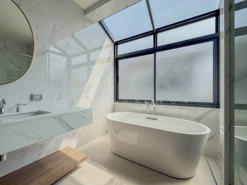 Narasiri Krungthep Kreetha, Bangkok, 69 Soi Pracha Ruamjai, Hua Mak, Bang Kapi, Bangkok, 4 Bedrooms, 495 sqm, Single Detached House For Sale, by Duangjongkon Choomsawasdi, 500230070 - DDproperty.com