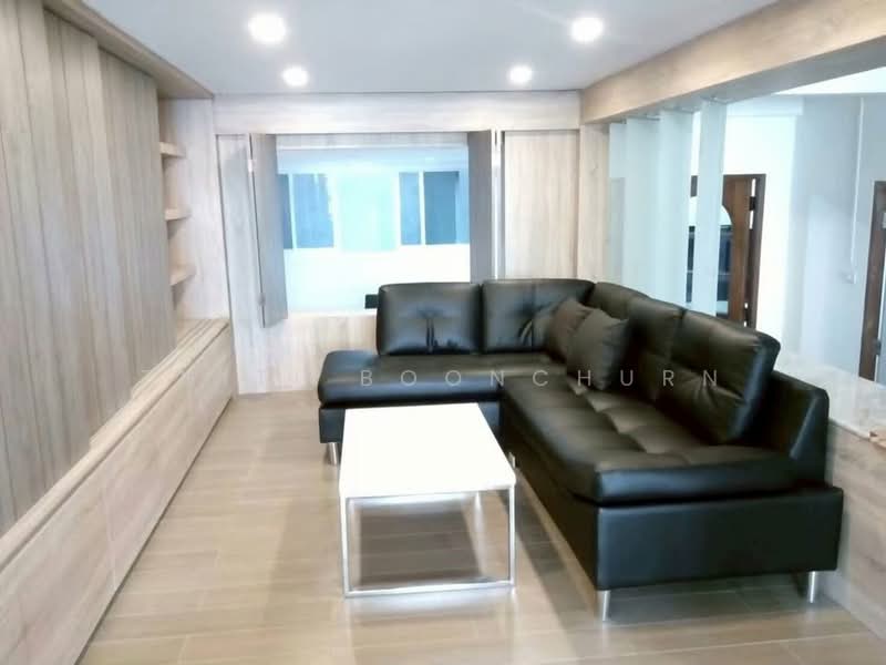 Townhouse, 5 Bed, Ekkamai Road, Bangkok, Khlong Tan Nua, Watthana, Bangkok, 5 Bedrooms, 300 sqm, Townhouse For Rent, by Thiti Boonchurn, 500230100 - DDproperty.com