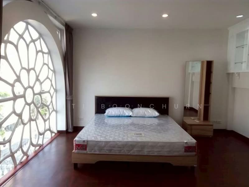 Townhouse, 5 Bed, Ekkamai Road, Bangkok, Khlong Tan Nua, Watthana, Bangkok, 5 Bedrooms, 300 sqm, Townhouse For Rent, by Thiti Boonchurn, 500230100 - DDproperty.com