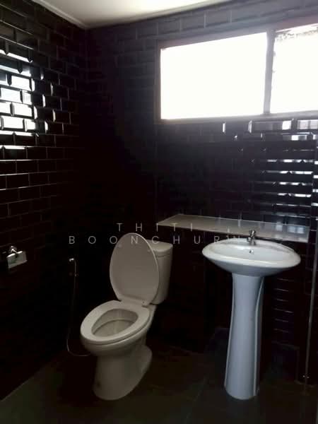 ทาวน์เฮาส์ 5 ห้องนอน ถนนเอกมัย, กรุงเทพ, คลองตันเหนือ, วัฒนา, กรุงเทพ, 300 ตร.ม., ทาวน์เฮ้าส์ ให้เช่า, โดย Thiti Boonchurn, 500230100 - DDproperty.com