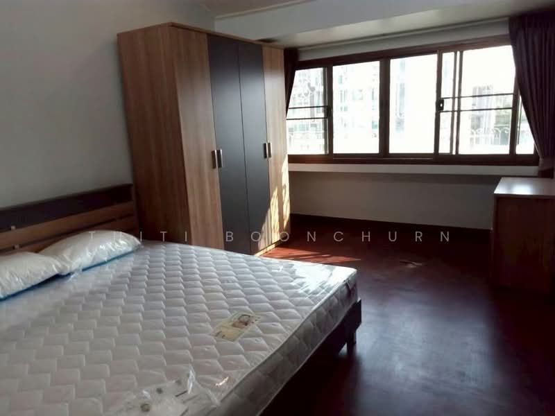 Townhouse, 5 Bed, Ekkamai Road, Bangkok, Khlong Tan Nua, Watthana, Bangkok, 5 Bedrooms, 300 sqm, Townhouse For Rent, by Thiti Boonchurn, 500230100 - DDproperty.com