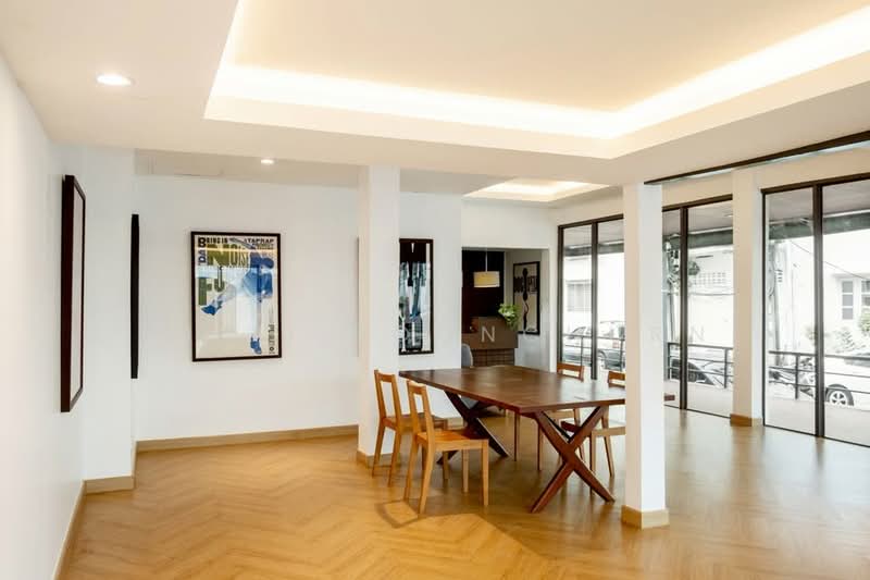 Townhouse, 4 Bed, Rama 9 Road, Bangkok, Bang Kapi, Huai Khwang, Bangkok, , 320 sqm, Retail Space For Rent, by Thiti Boonchurn, 500230127 - DDproperty.com