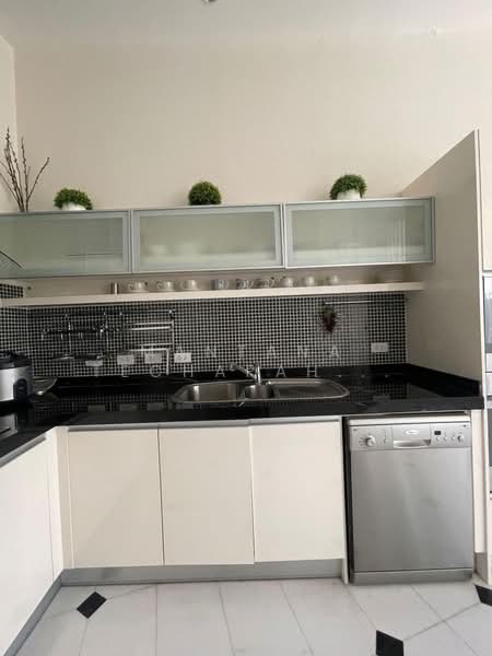 Paradise Villa 1 & 2, Chon Buri (Pattaya), Nong Pru, Bang Lamung (Pattaya), Chon Buri (Pattaya), 5 Bedrooms, 800 sqm, Villa For Rent, by Mantana Techapahaphong, 500230135 - DDproperty.com