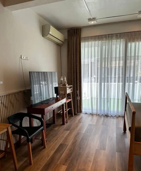 Townhouse, Sathorn, Near BTS Saint Louis, Bangkok, Yan Nawa, Sathon, Bangkok, 4 Bedrooms, 250 sqm, Townhouse For Rent, by Thiti Boonchurn, 500230161 - DDproperty.com