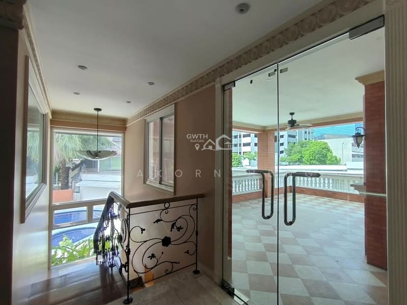 3 Bedrooms, Pool Villa for rent - Ekkamai BTS, Bangkok, Sukhumvit 63, Phra Kanong Nua, Watthana, Bangkok, 3 Bedrooms, 250 sqm, Villa For Rent, by Bulakorn Heng, 500230237 - DDproperty.com