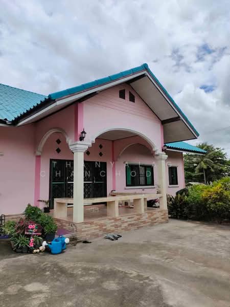 4-BR House, Chon Buri (Pattaya), Ban Soet, Phanat Nikhom, Chon Buri (Pattaya), 4 Bedrooms, 200 sqm, Single Detached House For Sale, by Thanyalag Chanchodtanakul, 500230274 - DDproperty.com