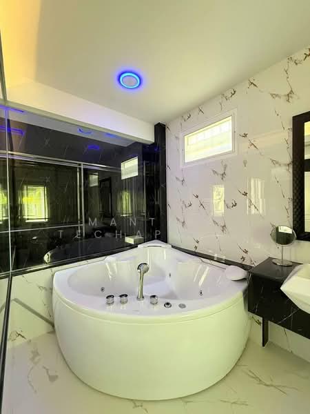 Silk Road Place, Chon Buri (Pattaya), Chaiyapruek 2 Road, Bang Lamung, Bang Lamung (Pattaya), Chon Buri (Pattaya), 3 Bedrooms, 150 sqm, Single Detached House For Rent, by Mantana Techapahaphong, 500230283 - DDproperty.com