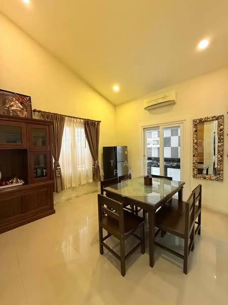 Silk Road Place, Chon Buri (Pattaya), Chaiyapruek 2 Road, Bang Lamung, Bang Lamung (Pattaya), Chon Buri (Pattaya), 3 Bedrooms, 150 sqm, Single Detached House For Rent, by Mantana Techapahaphong, 500230283 - DDproperty.com