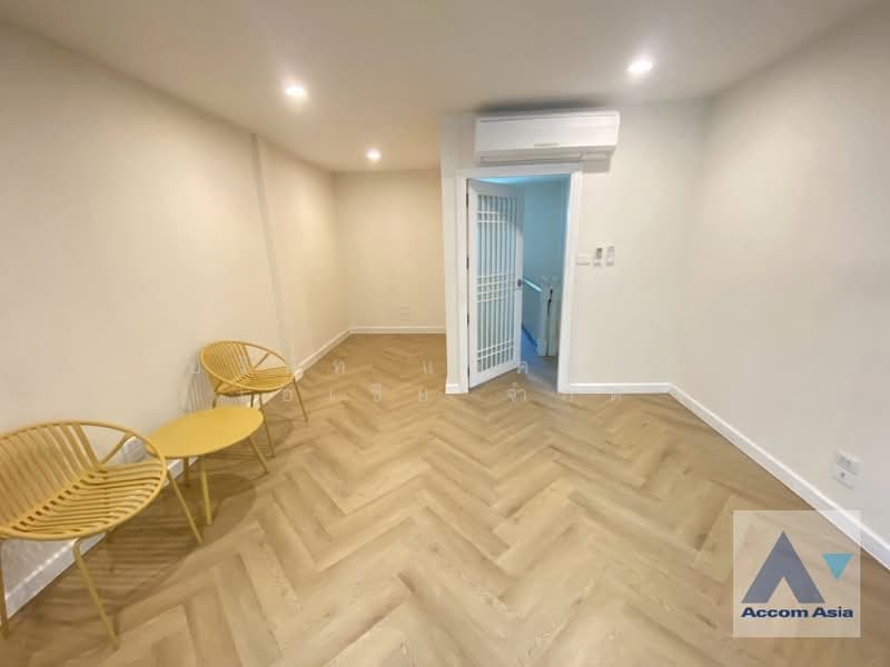 ให้เช่า - Home Office 3 Bedrooms Townhouse for Rent in Ploenchit, Bangkok near BTS National Stadium, กรุงเทพ