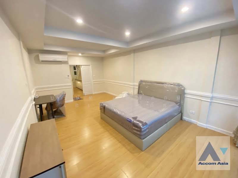 ให้เช่า - Home Office 3 Bedrooms Townhouse for Rent in Ploenchit, Bangkok near BTS National Stadium, กรุงเทพ