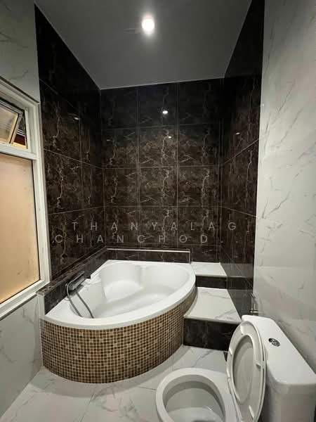 undefined, Chon Buri (Pattaya), Huai Yai, Bang Lamung (Pattaya), Chon Buri (Pattaya), 4 Bedrooms, 400 sqm, Single Detached House For Sale, by Thanyalag Chanchodtanakul, 500230345 - DDproperty.com