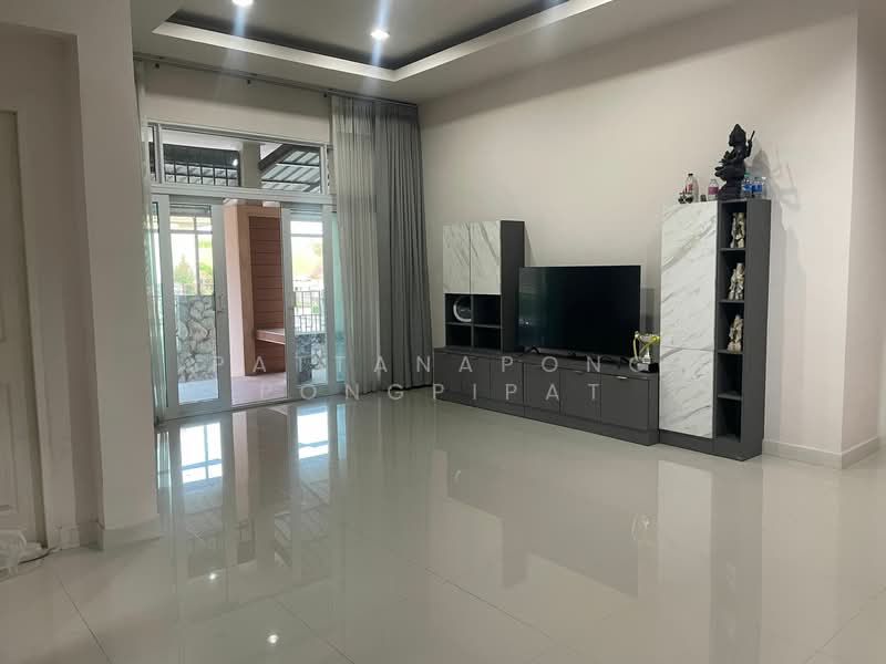 undefined, Chon Buri (Pattaya), Nong Pla Lai, Bang Lamung (Pattaya), Chon Buri (Pattaya), 3 Bedrooms, 240 sqm, Single Detached House For Sale, by Pattanapong Pongpipat, 500230346 - DDproperty.com
