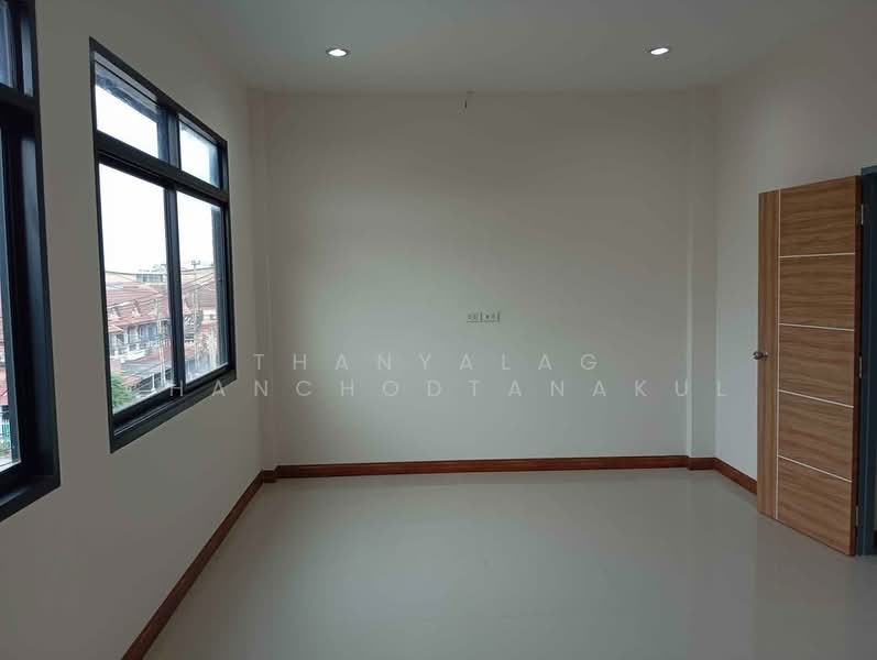 undefined, Chon Buri (Pattaya), Nong Pru, Bang Lamung (Pattaya), Chon Buri (Pattaya), 5 Bedrooms, 377 sqm, Townhouse For Sale, by Thanyalag Chanchodtanakul, 500230361 - DDproperty.com