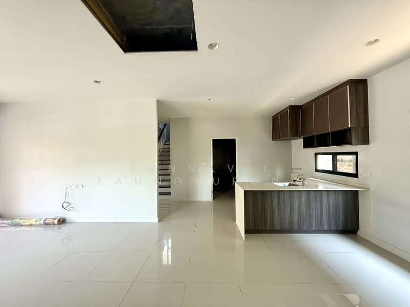 Setthasiri Wongwaen-Lamlukka, Pathum Thani, P.T.3004, Bung Kham Proi, Lam Luk Ka, Pathum Thani, 4 Bedrooms, 300 sqm, Single Detached House For Sale, by Bunnavit Faungfupong, 500230415 - DDproperty.com