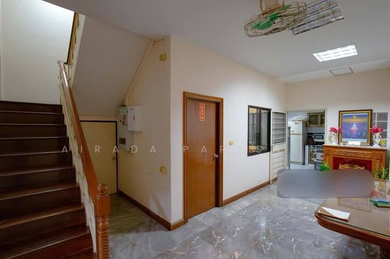 พัฒนาการ, Bangkok, Phatthanakan, Suan Luang, Bangkok, 5 Bedrooms, 300 sqm, Townhouse For Rent, by Airada Parasarn, 500230480 - DDproperty.com