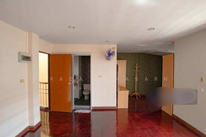 พัฒนาการ, Bangkok, Phatthanakan, Suan Luang, Bangkok, 5 Bedrooms, 300 sqm, Townhouse For Rent, by Airada Parasarn, 500230480 - DDproperty.com