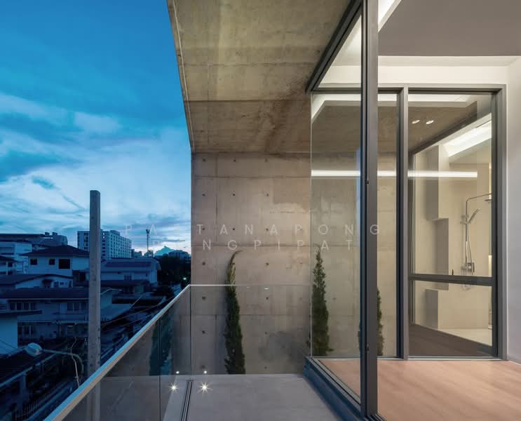 4-BR House, Bangkok, Khlong Tan Nua, Watthana, Bangkok, 4 Bedrooms, 587 sqm, Single Detached House For Sale, by Pattanapong Pongpipat, 500230507 - DDproperty.com