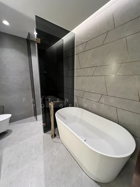 The Estelle Phrom Phong, Bangkok, 131 Soi Sukhumvit 26, Khong Tan, Khlong Toei, Bangkok, 2 Bedrooms, 97 sqm, Condo For Sale, by Pattanapong Pongpipat, 500230543 - DDproperty.com