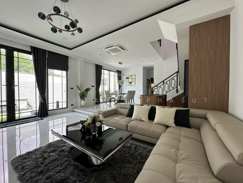 ขาย - Glam Boonsampan 6 : แกลม บุญสัมพันธ์ 6, ชลบุรี