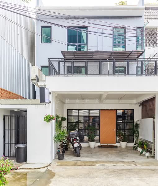 ขาย - ทาวน์เฮ้าส์ 10-ห้องนอน, กรุงเทพ