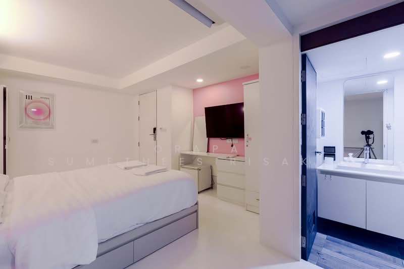 For Sale - 10-BR Townhouse, Bangkok