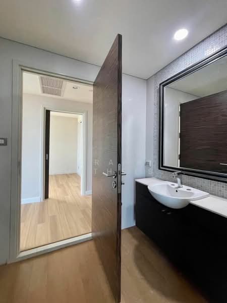 Watermark Chaophraya, Bangkok, Soi Charoennakorn 39-41, Charoennakorn Road, Bang Lam Phu Lang, Khlong San, Bangkok, 4 Bedrooms, 283 sqm, Condo For Sale, by Orapa Sumetheesirisakul, 500230821 - DDproperty.com