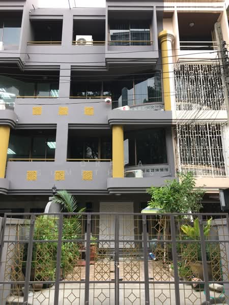 ขาย - ทาวน์เฮ้าส์ 5-ห้องนอน, กรุงเทพ