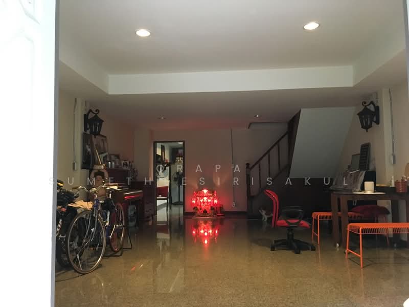 For Sale - 5-BR Townhouse, Bangkok